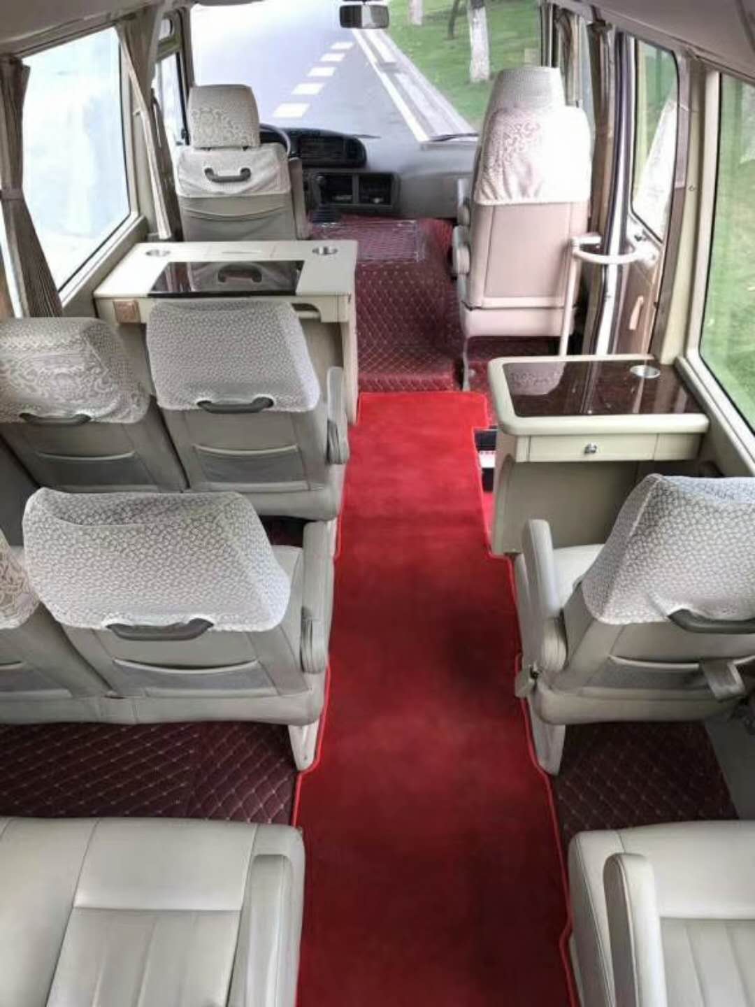 丰田考斯特内饰